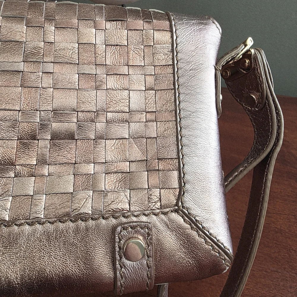 Elliott Lucca Woven Wristlet Clutch Pink Rose Gold Metallic Leather Bag